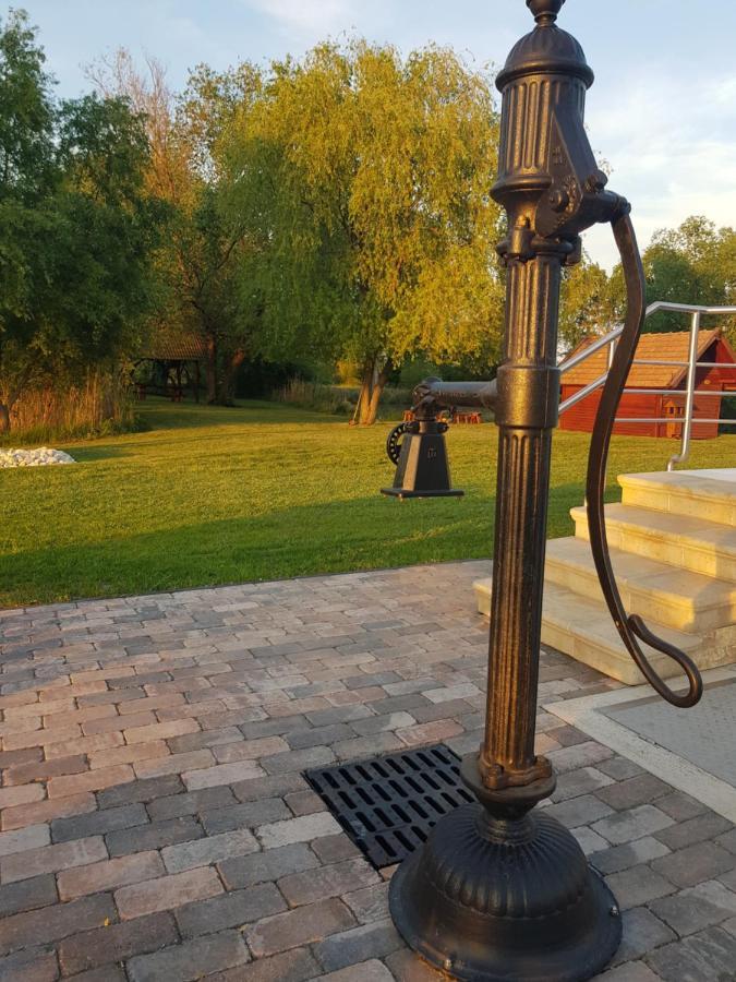 Szeruskert Vendeghaz Pusztaszer别墅 外观 照片