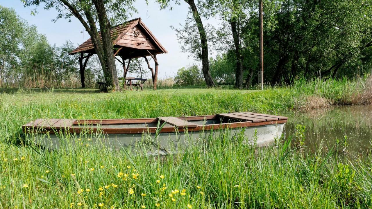 Szeruskert Vendeghaz Pusztaszer别墅 外观 照片